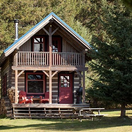 Nipika Mountain Resort Рейдиум-Хот-Спрингс Экстерьер фото
