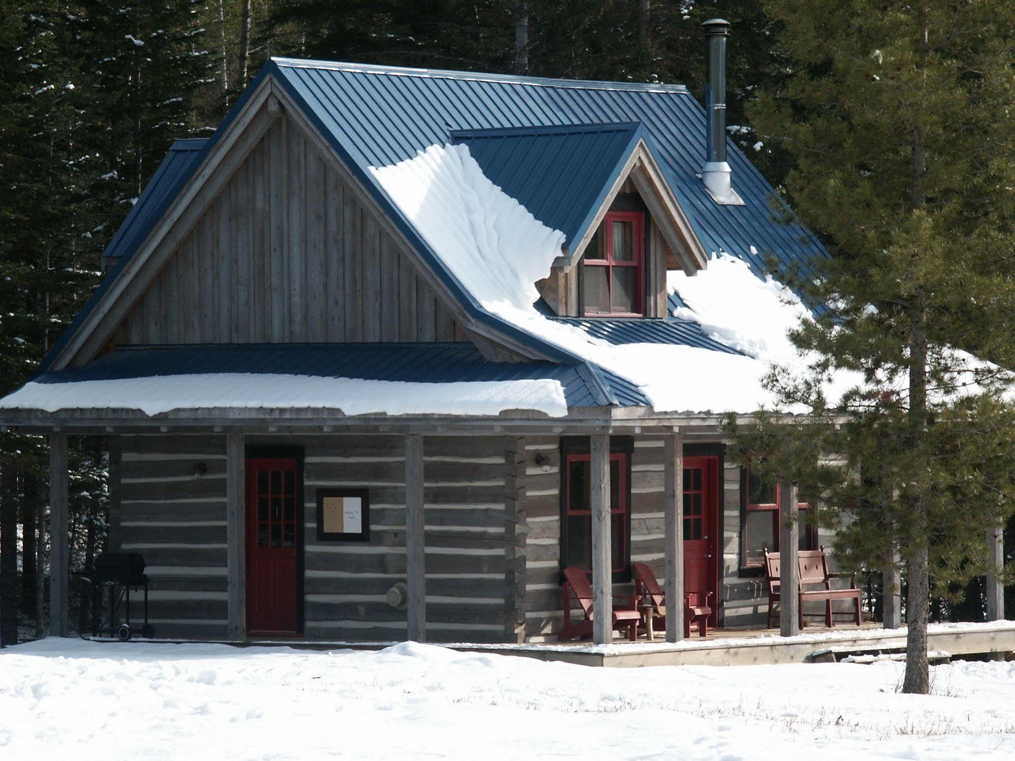 Nipika Mountain Resort Рейдиум-Хот-Спрингс Экстерьер фото