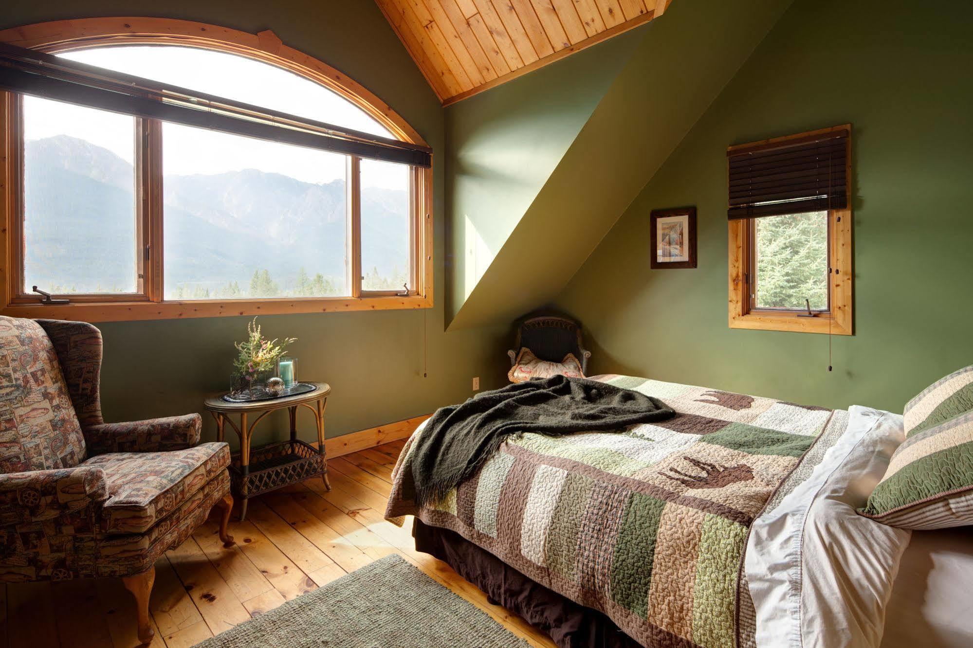 Nipika Mountain Resort Рейдиум-Хот-Спрингс Экстерьер фото